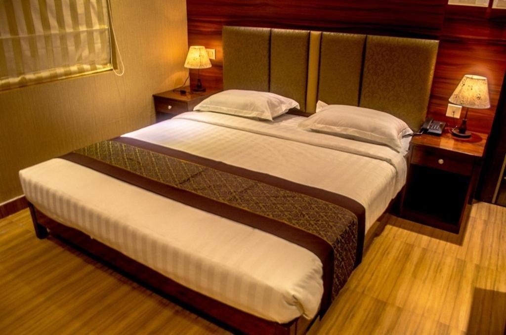 Hotel Comfotel Calcutta  Esterno foto