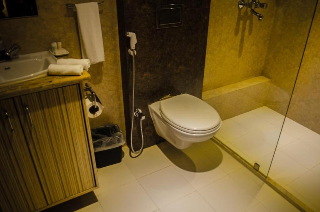 Hotel Comfotel Calcutta  Esterno foto