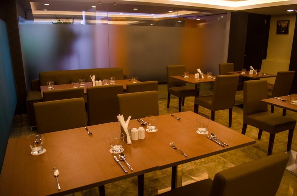 Hotel Comfotel Calcutta  Esterno foto