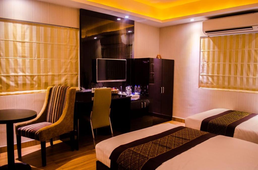 Hotel Comfotel Calcutta  Esterno foto