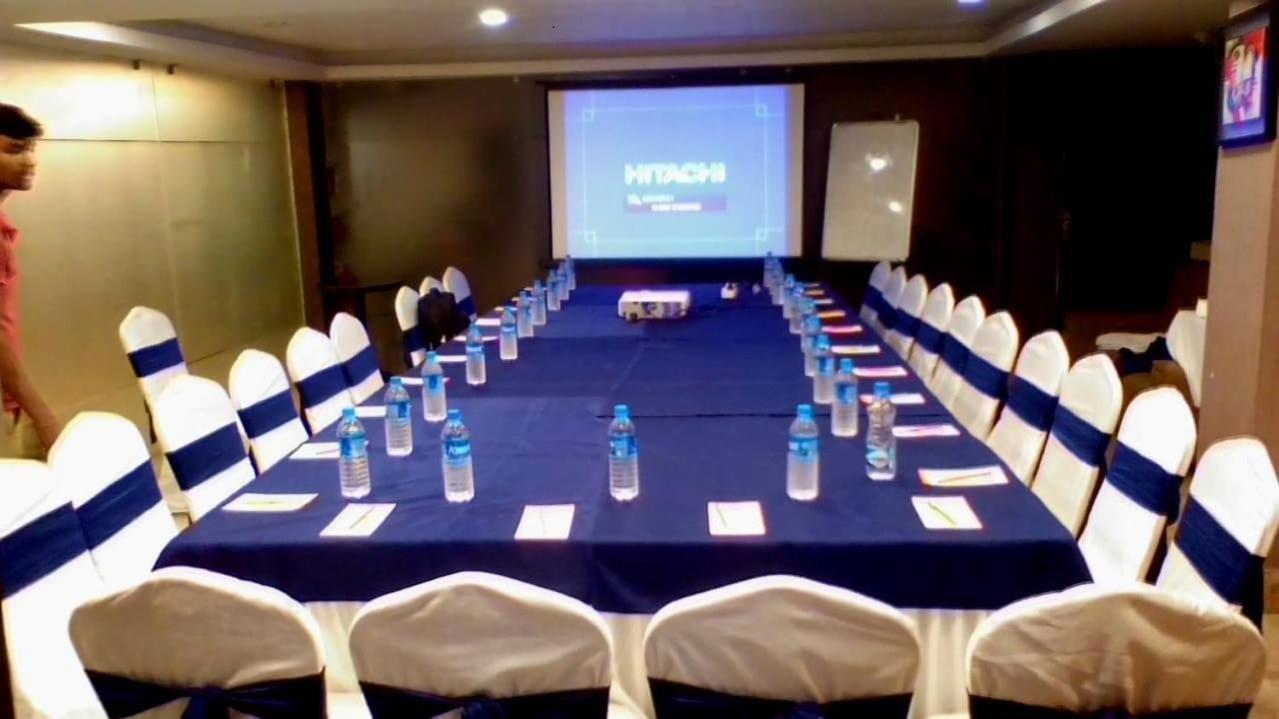 Hotel Comfotel Calcutta  Esterno foto
