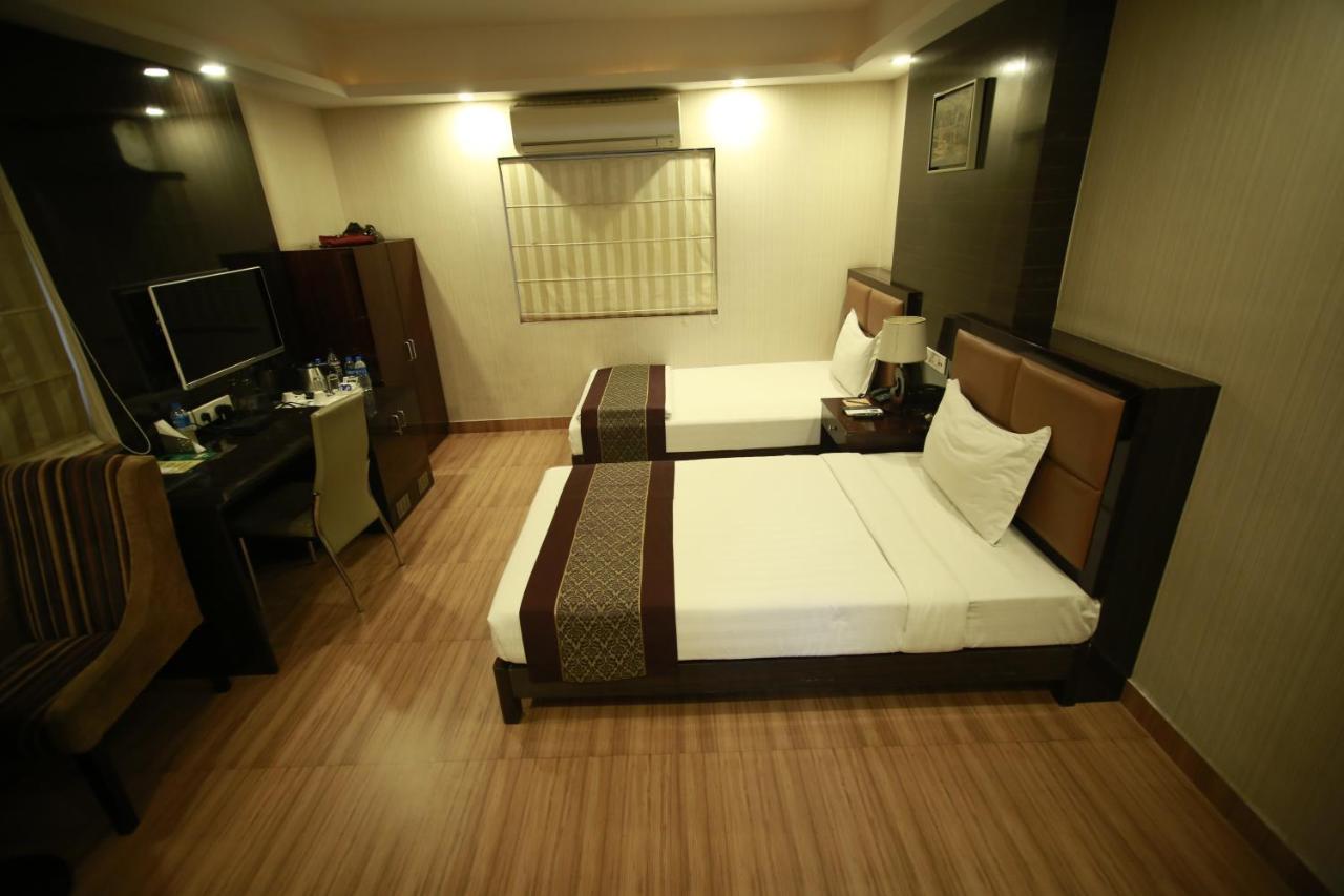 Hotel Comfotel Calcutta  Esterno foto