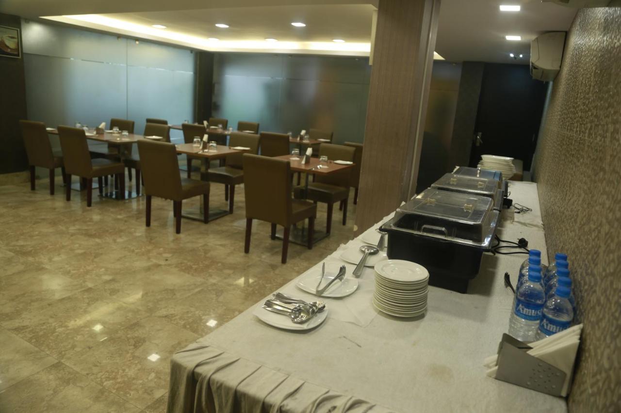 Hotel Comfotel Calcutta  Esterno foto